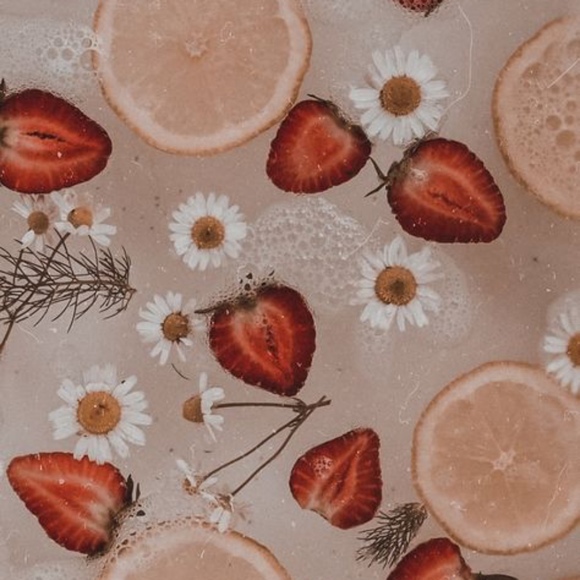 Meet your Posher, Jessica - Picture 1 of 1